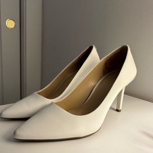 Michael Kors | White Pumps